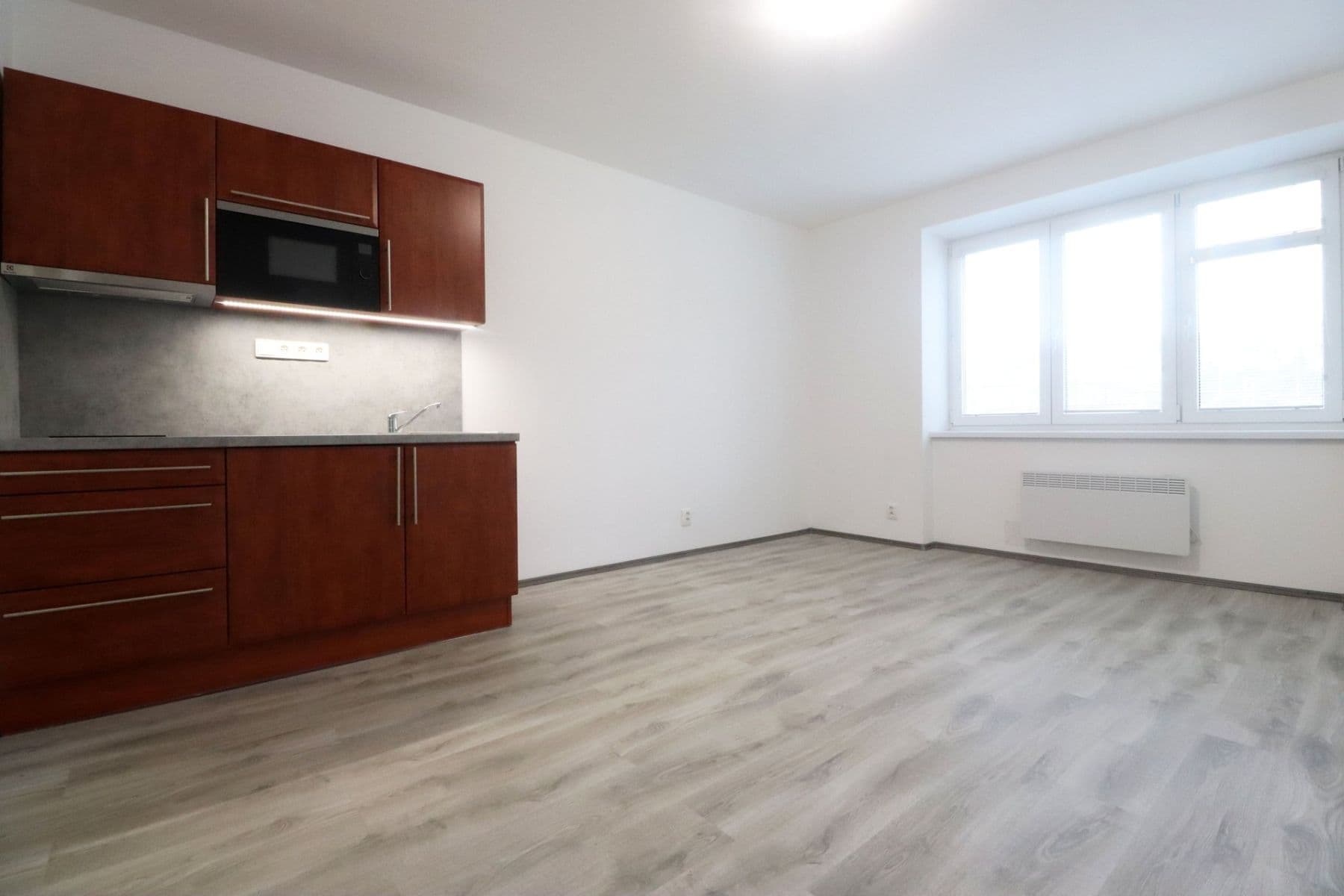 Pronájem bytu 1+kk 27 m², Kolbenova, Praha, Praha Pronájem bytu 1+kk 27 m², Kolbenova, Praha, Praha