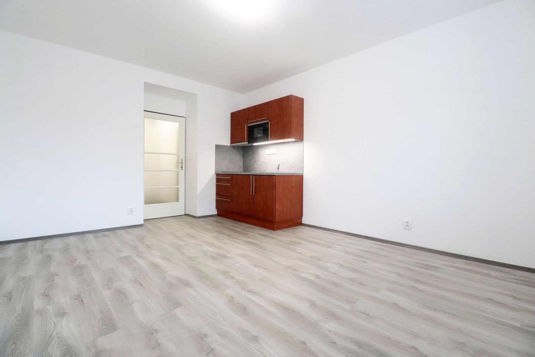 Pronájem bytu 1+kk 27 m², Kolbenova, Praha, Praha Pronájem bytu 1+kk 27 m², Kolbenova, Praha, Praha