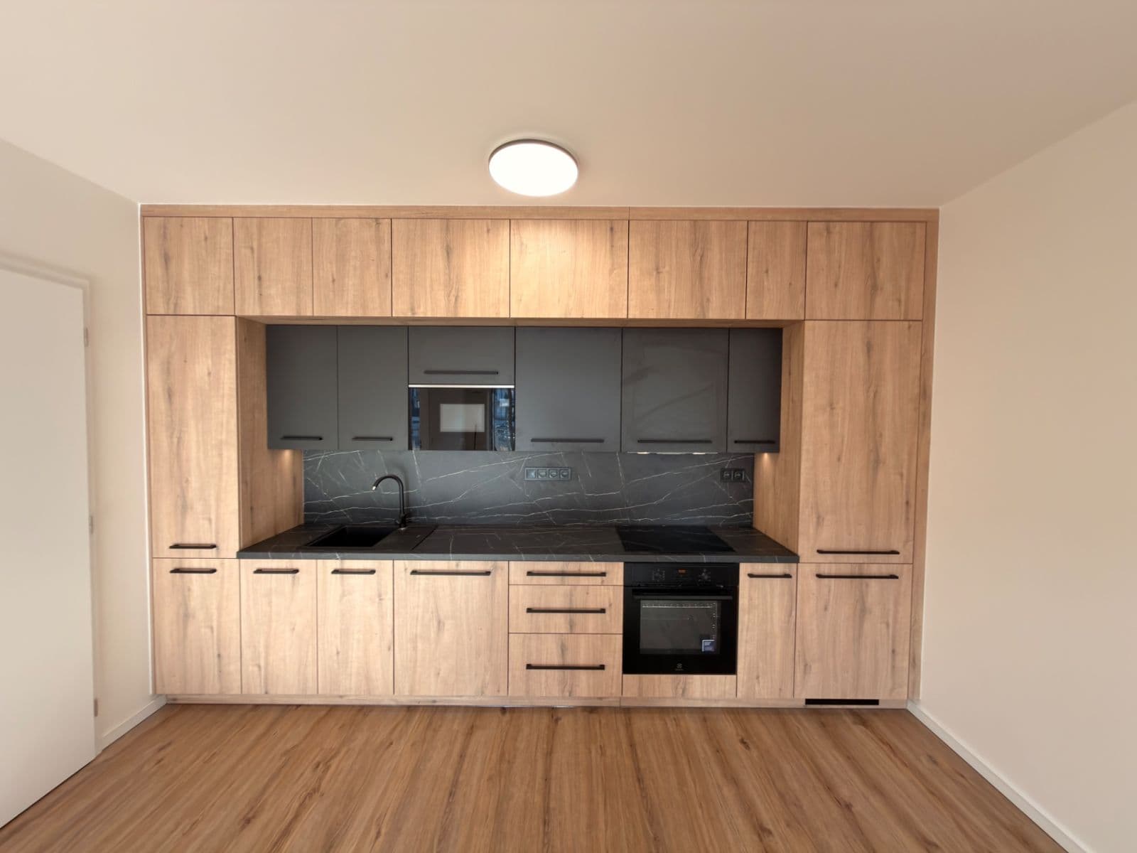 Prodej bytu 2+kk 55 m², Ke křížku, Kladno, Středočeský kraj Prodej bytu 2+kk 55 m², Ke křížku, Kladno, Středočeský kraj