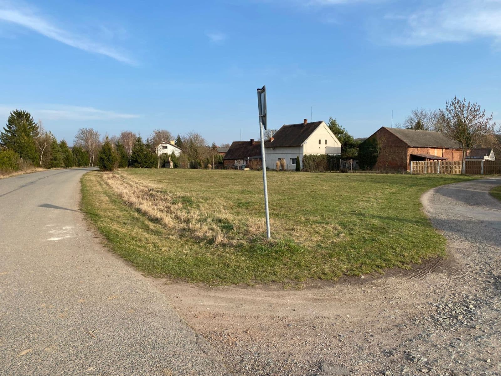 Prodej pozemku 1.700 m², Radíkovice, Královéhradecký kraj Prodej pozemku 1.700 m², Radíkovice, Královéhradecký kraj