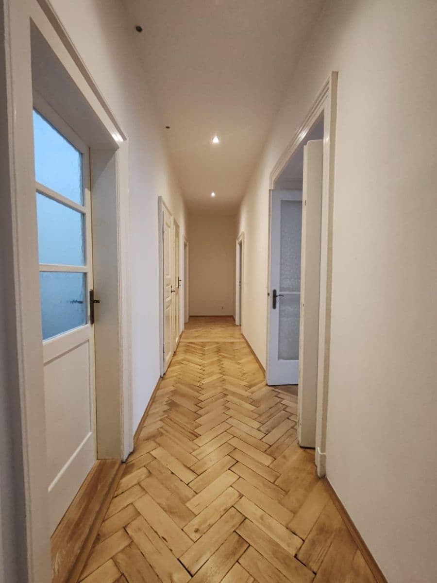 Pronájem bytu 4+kk 135 m², Mělnická, Praha, Praha Pronájem bytu 4+kk 135 m², Mělnická, Praha, Praha