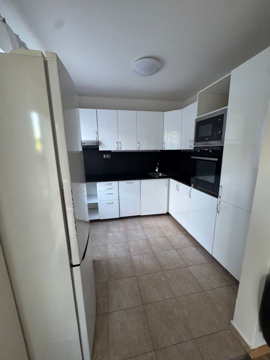 Pronájem bytu 3+1 72 m², U Školky, Nupaky, Středočeský kraj Pronájem bytu 3+1 72 m², U Školky, Nupaky, Středočeský kraj