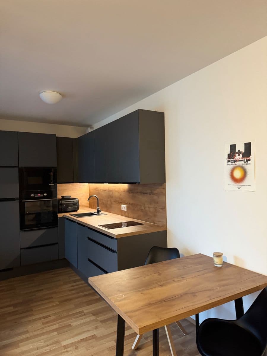 Pronájem bytu 1+kk 44 m², Gollové, Praha, Praha Pronájem bytu 1+kk 44 m², Gollové, Praha, Praha