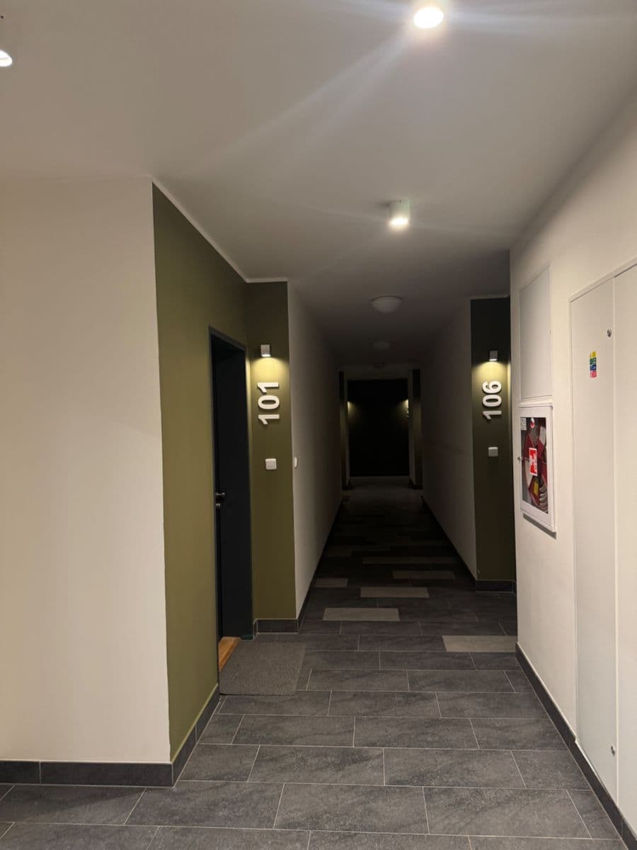 Pronájem bytu 1+kk 44 m², Gollové, Praha, Praha Pronájem bytu 1+kk 44 m², Gollové, Praha, Praha