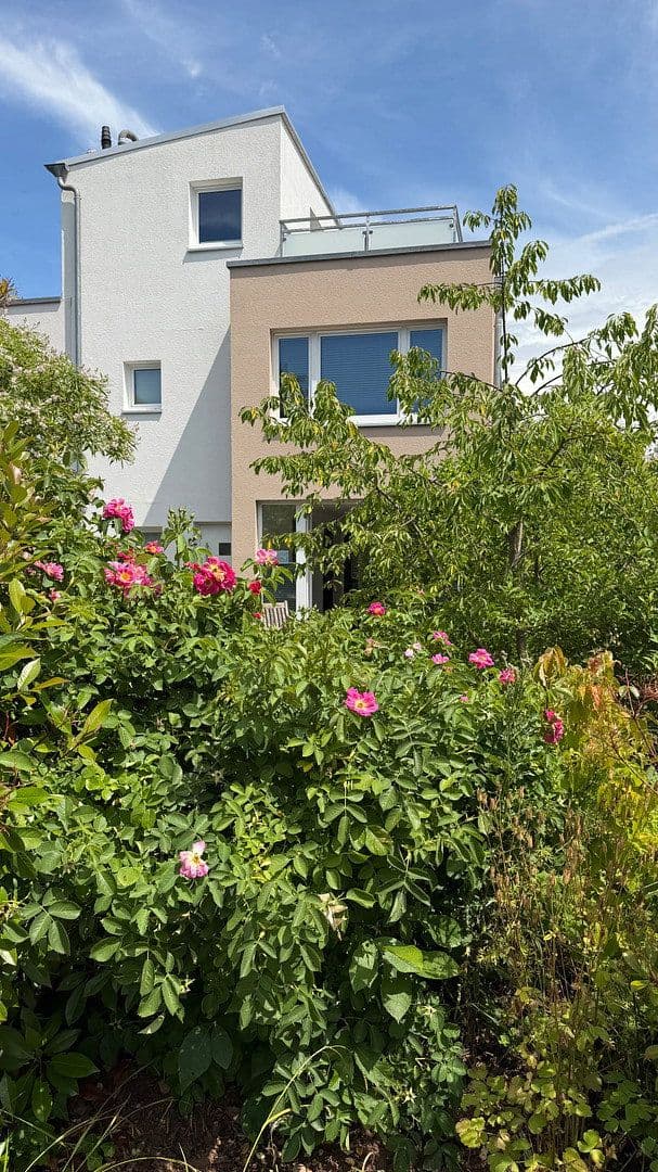 Prodej domu 143 m², pozemek 298 m², Göttingen, Dolní Sasko Prodej domu 143 m², pozemek 298 m², Göttingen, Dolní Sasko