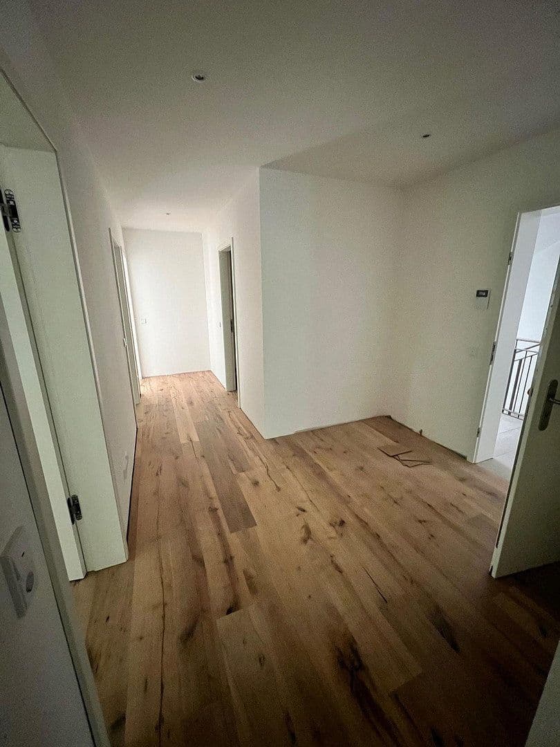 Pronájem bytu 4+1 128 m², Otto-Wilhelm-Scharenberg-Bogen 5, Leipzig, Sasko Pronájem bytu 4+1 128 m², Otto-Wilhelm-Scharenberg-Bogen 5, Leipzig, Sasko