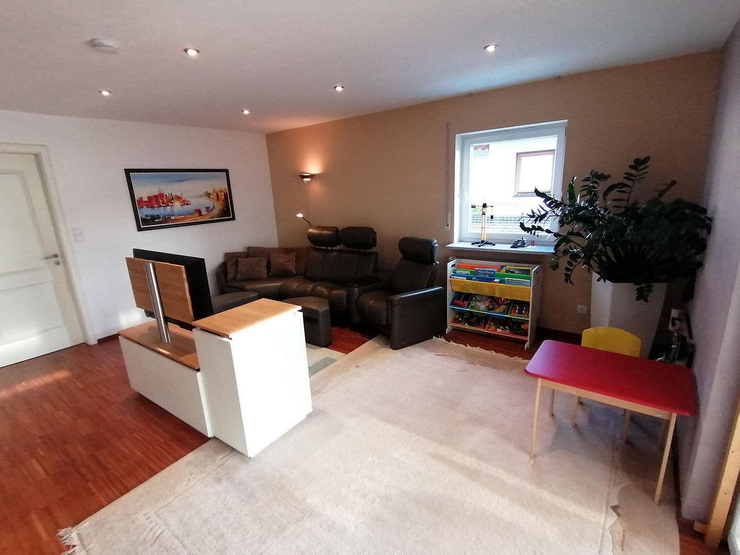 Pronájem bytu 4+1 120 m², Ingolstadt, Bavorsko Pronájem bytu 4+1 120 m², Ingolstadt, Bavorsko