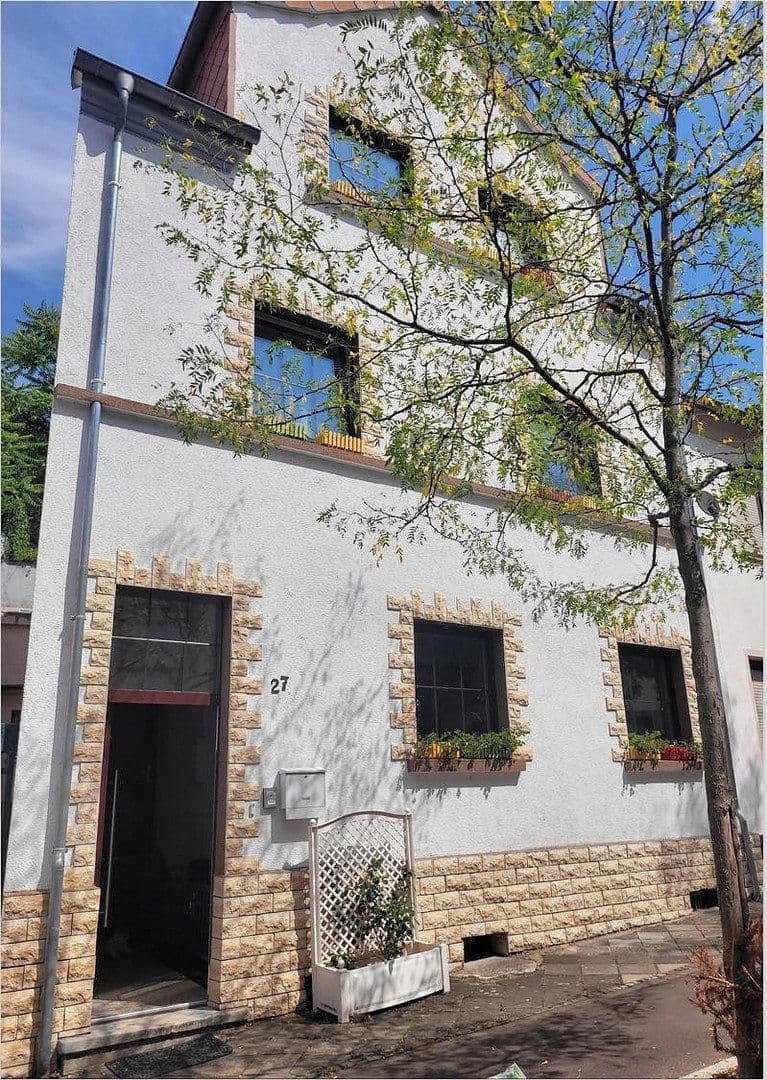Pronájem domu 149 m², pozemek 175 m², Blieskasteler Straße 27, Sankt Ingbert, Země Sársko Pronájem domu 149 m², pozemek 175 m², Blieskasteler Straße 27, Sankt Ingbert, Země Sársko