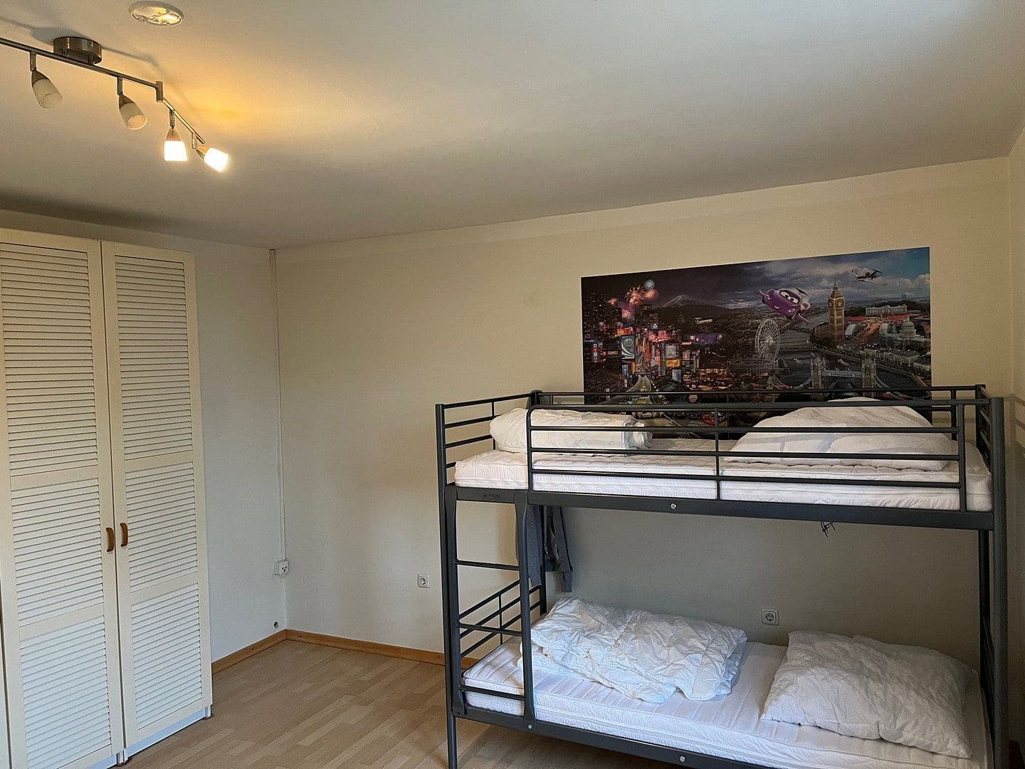 Pronájem domu 165 m², pozemek 1.450 m², Birkenstr. 2A, Eittingermoos, Bavorsko Pronájem domu 165 m², pozemek 1.450 m², Birkenstr. 2A, Eittingermoos, Bavorsko