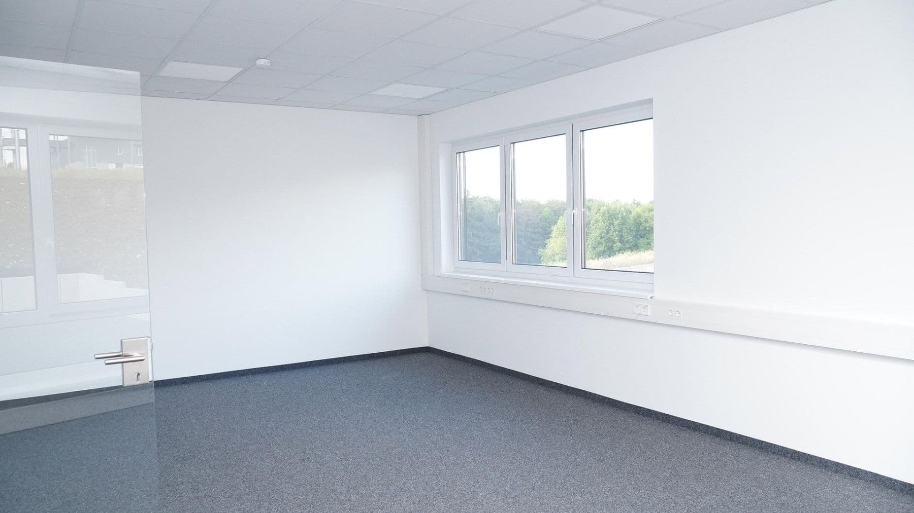 Pronájem kanceláře 447 m², Wolfgang-Paul-Straße 4, Ulm, Bádensko-Württembersko Pronájem kanceláře 447 m², Wolfgang-Paul-Straße 4, Ulm, Bádensko-Württembersko