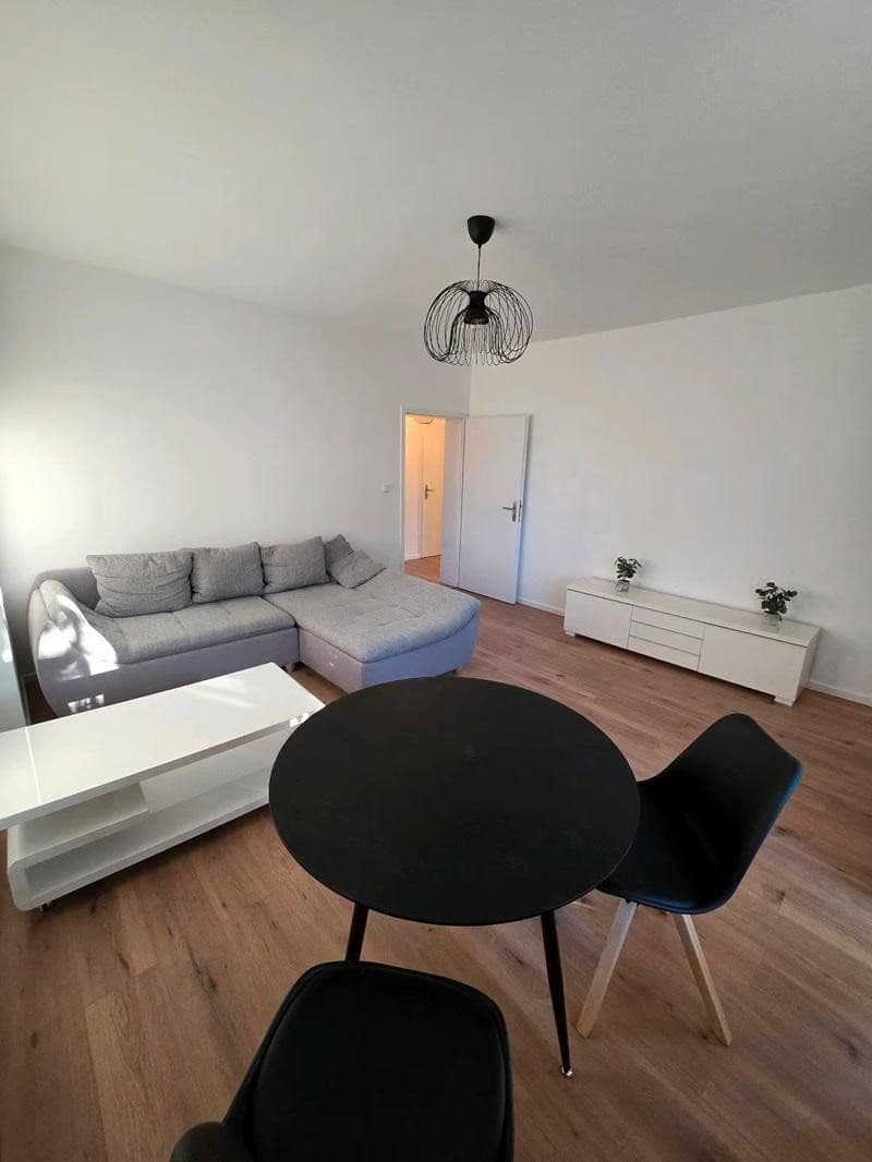 Pronájem bytu 3+1 70 m², Fennstr. 28, Berlin, Berlín Pronájem bytu 3+1 70 m², Fennstr. 28, Berlin, Berlín