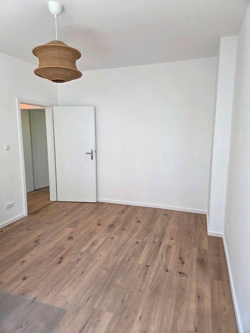 Pronájem bytu 3+1 70 m², Fennstr. 28, Berlin, Berlín Pronájem bytu 3+1 70 m², Fennstr. 28, Berlin, Berlín