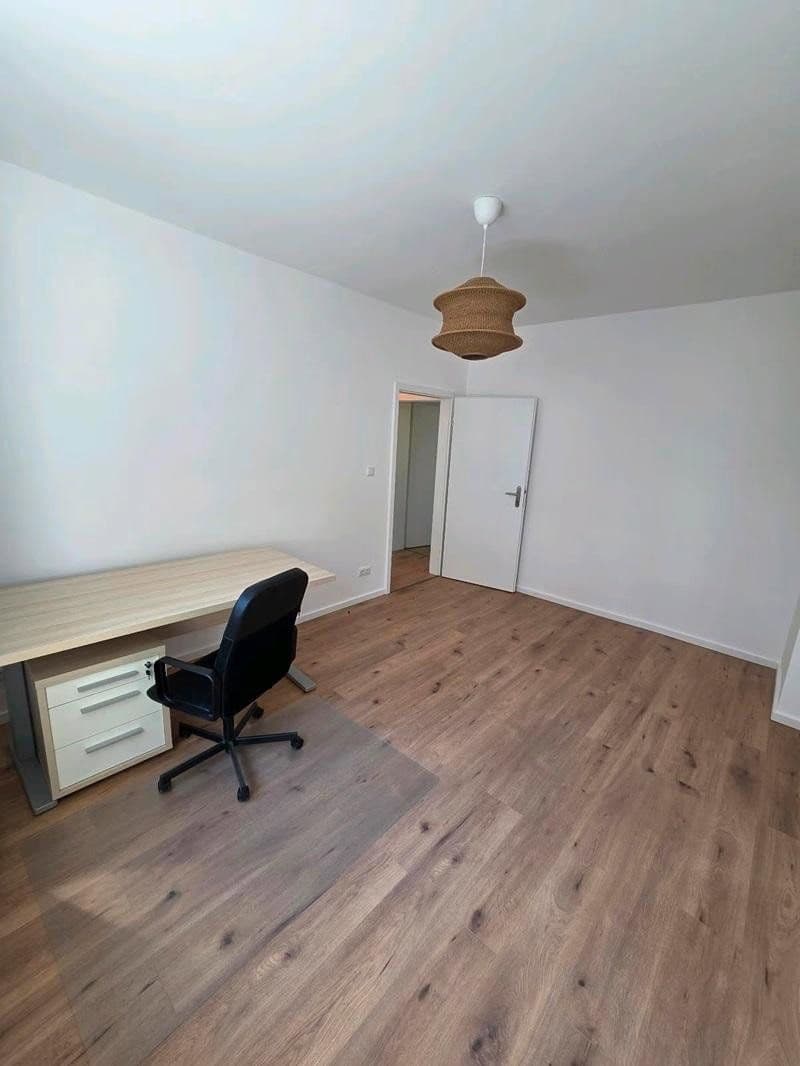 Pronájem bytu 3+1 70 m², Fennstr. 28, Berlin, Berlín Pronájem bytu 3+1 70 m², Fennstr. 28, Berlin, Berlín