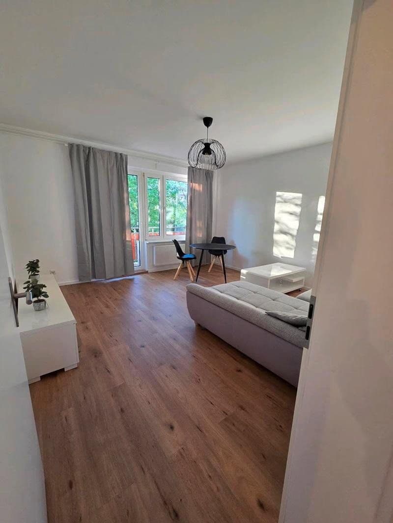Pronájem bytu 3+1 70 m², Fennstr. 28, Berlin, Berlín Pronájem bytu 3+1 70 m², Fennstr. 28, Berlin, Berlín