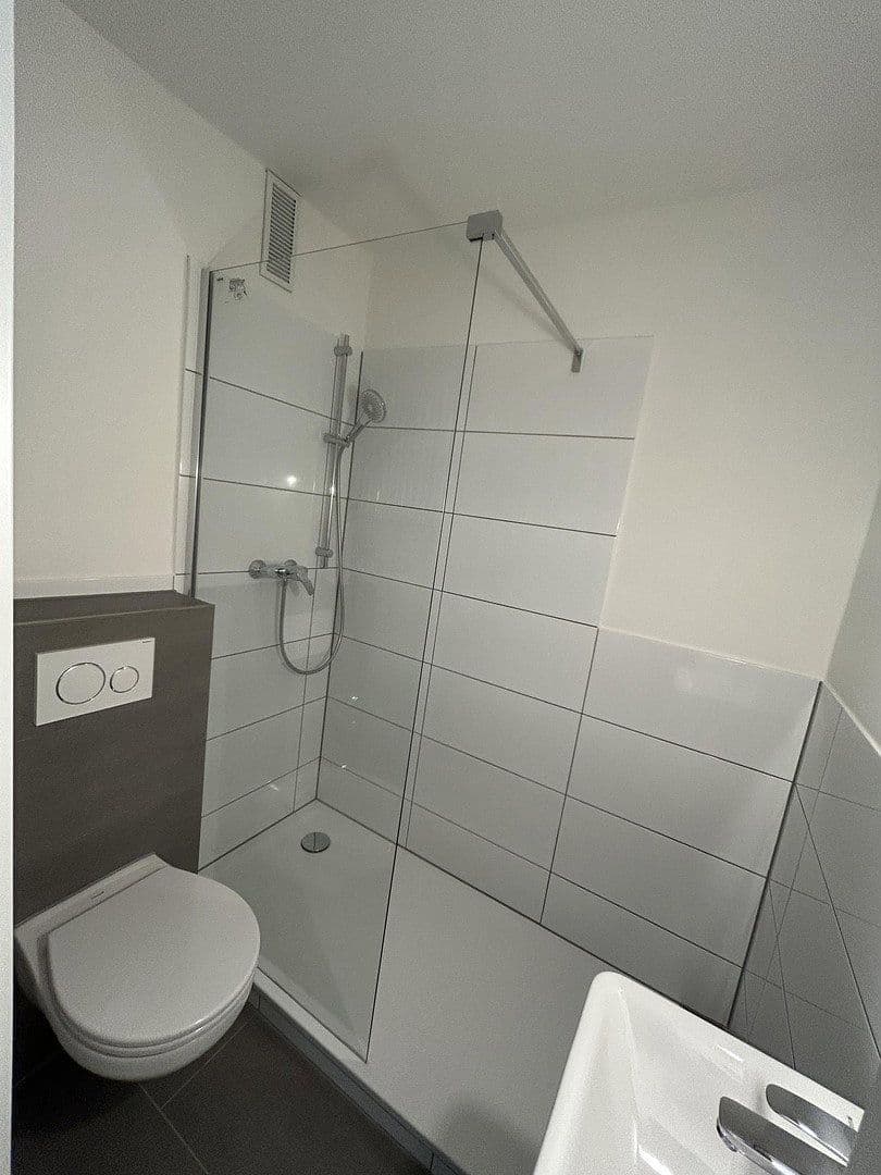 Pronájem bytu 1+kk 39 m², Karl‑Arnold‑Straße 29, Meerbusch, Severní Porýní-Vestfálsko Pronájem bytu 1+kk 39 m², Karl‑Arnold‑Straße 29, Meerbusch, Severní Porýní-Vestfálsko