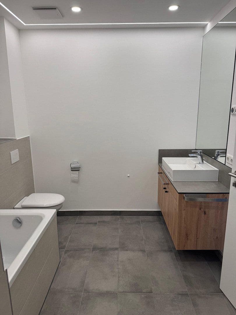 Pronájem bytu 3+1 86 m², Rosa-Luxemburg-Str. 32b, Apolda, Durynsko Pronájem bytu 3+1 86 m², Rosa-Luxemburg-Str. 32b, Apolda, Durynsko