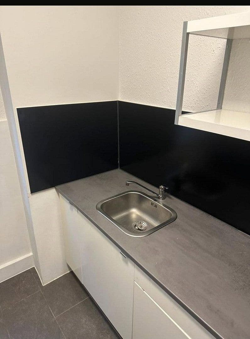 Pronájem bytu 2+1 55 m², Esslingen am Neckar, Bádensko-Württembersko Pronájem bytu 2+1 55 m², Esslingen am Neckar, Bádensko-Württembersko