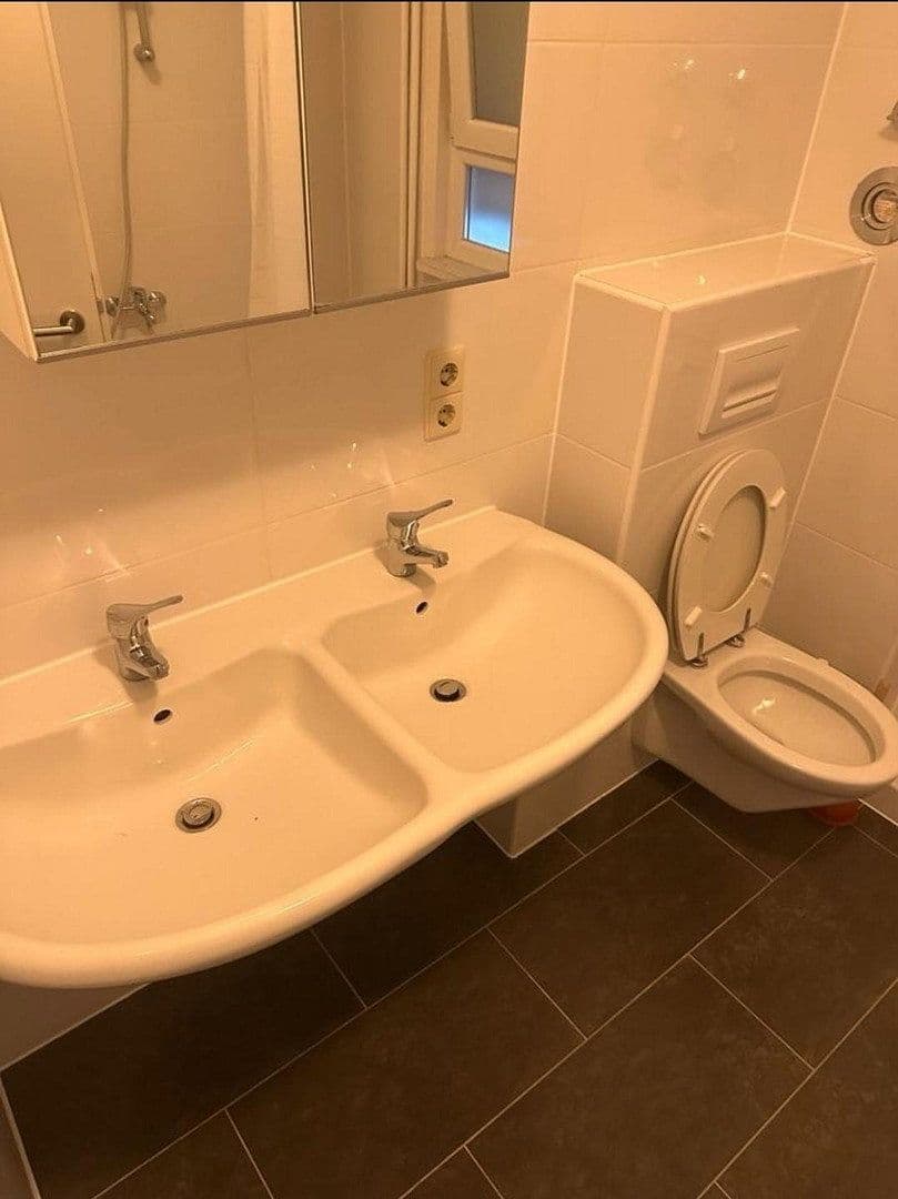 Pronájem bytu 2+1 55 m², Esslingen am Neckar, Bádensko-Württembersko Pronájem bytu 2+1 55 m², Esslingen am Neckar, Bádensko-Württembersko