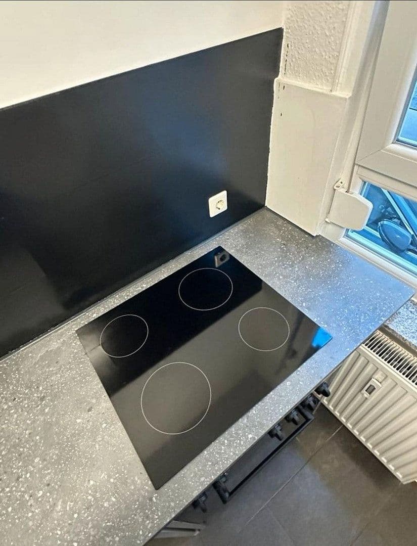 Pronájem bytu 2+1 55 m², Esslingen am Neckar, Bádensko-Württembersko Pronájem bytu 2+1 55 m², Esslingen am Neckar, Bádensko-Württembersko