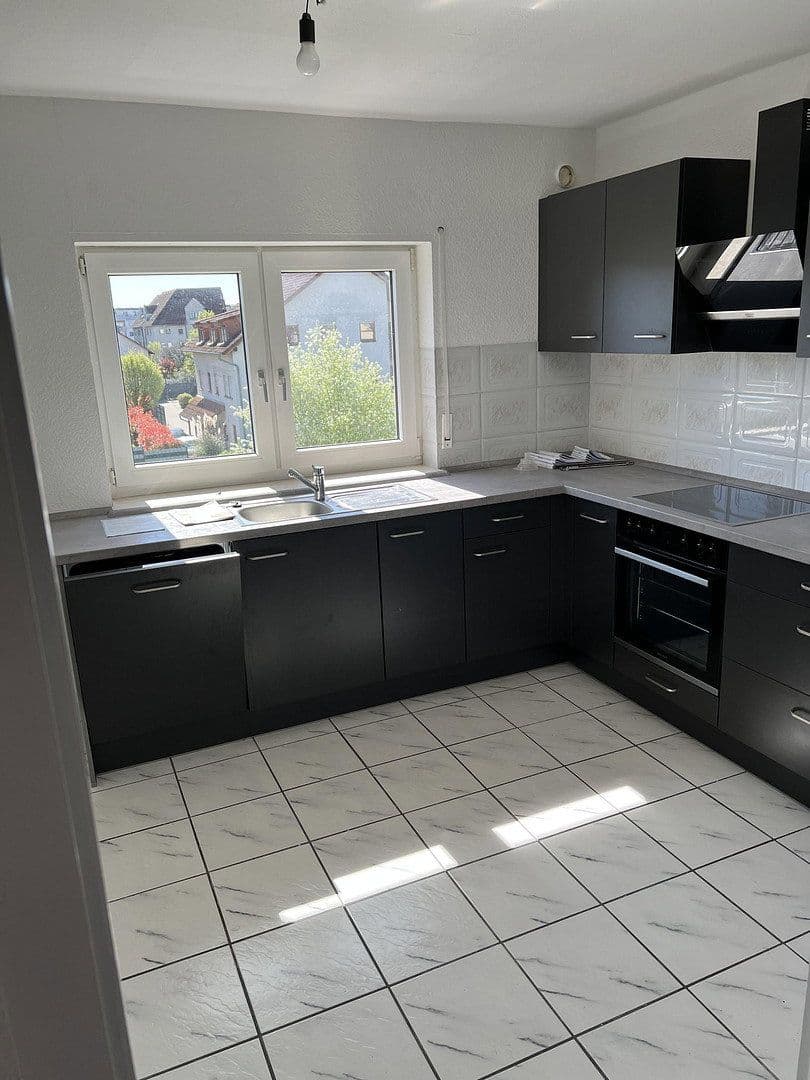 Pronájem bytu 3+1 95 m², Brühl, Bádensko-Württembersko Pronájem bytu 3+1 95 m², Brühl, Bádensko-Württembersko
