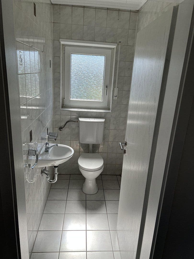 Pronájem bytu 3+1 95 m², Brühl, Bádensko-Württembersko Pronájem bytu 3+1 95 m², Brühl, Bádensko-Württembersko