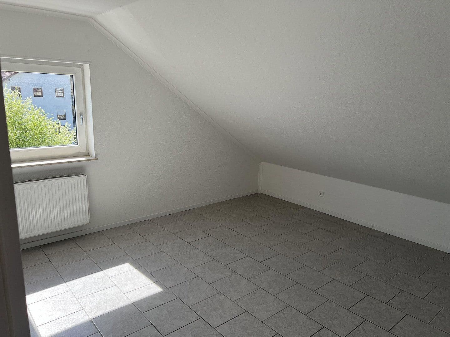 Pronájem bytu 3+1 95 m², Brühl, Bádensko-Württembersko Pronájem bytu 3+1 95 m², Brühl, Bádensko-Württembersko