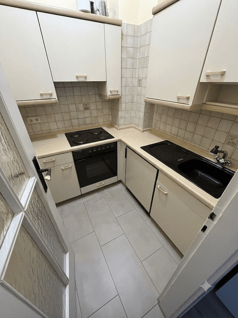 Pronájem bytu 1+1 36 m², Schweizer Straße 27, Frankfurt am Main, Hessen Pronájem bytu 1+1 36 m², Schweizer Straße 27, Frankfurt am Main, Hessen