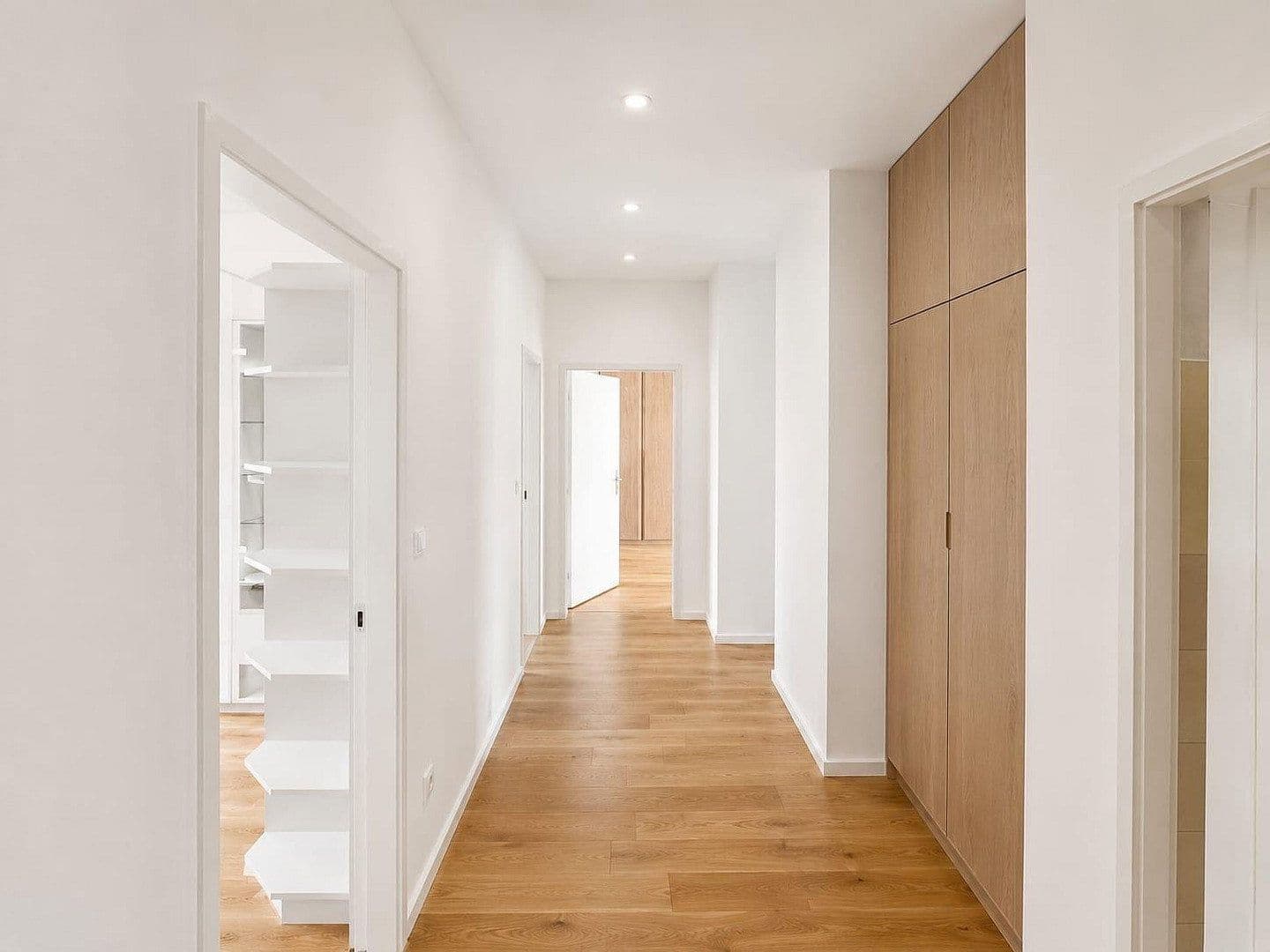 Prodej bytu 4+1 90 m², Kopernikusstr. 5, Berlin, Berlín Prodej bytu 4+1 90 m², Kopernikusstr. 5, Berlin, Berlín
