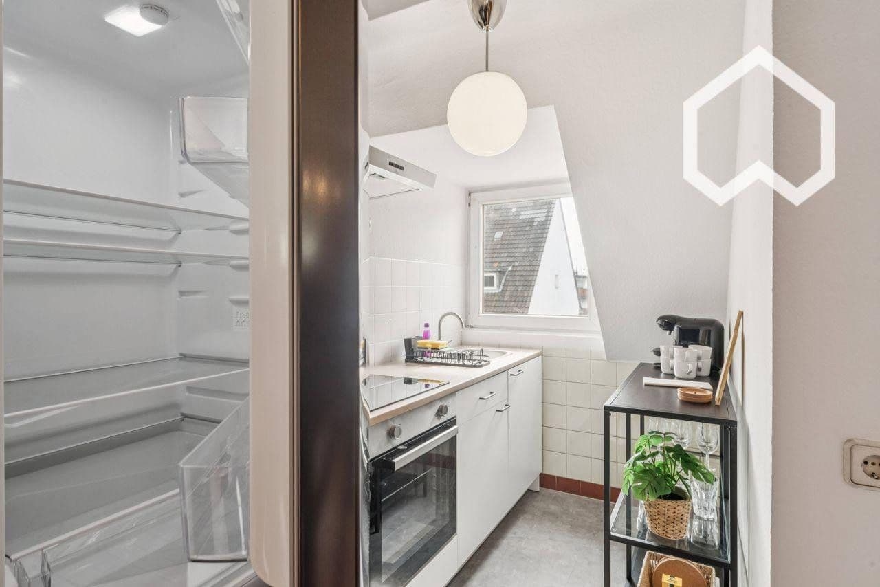 Pronájem bytu 2+1 27 m², Bergisch-Gladbacher-Straße 178, Köln, Severní Porýní-Vestfálsko Pronájem bytu 2+1 27 m², Bergisch-Gladbacher-Straße 178, Köln, Severní Porýní-Vestfálsko