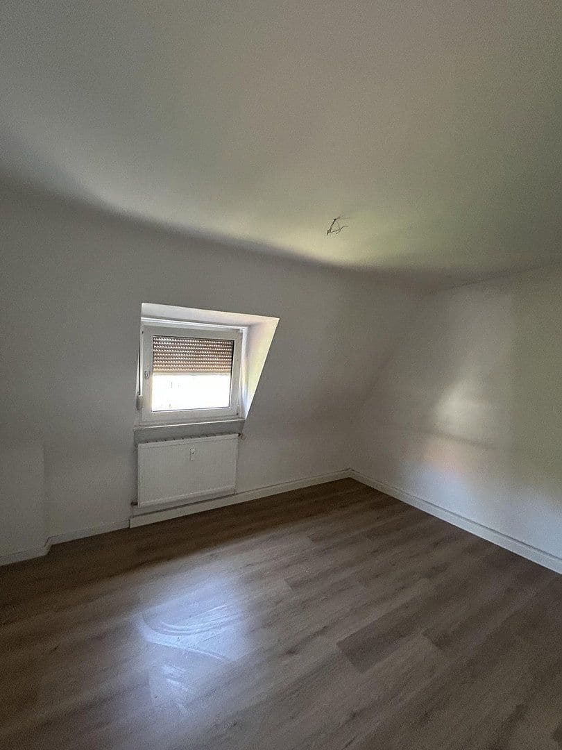 Pronájem bytu 4+1 95 m², Rheingönheimerstr.46, Ludwigshafen, Porýní-Falc Pronájem bytu 4+1 95 m², Rheingönheimerstr.46, Ludwigshafen, Porýní-Falc