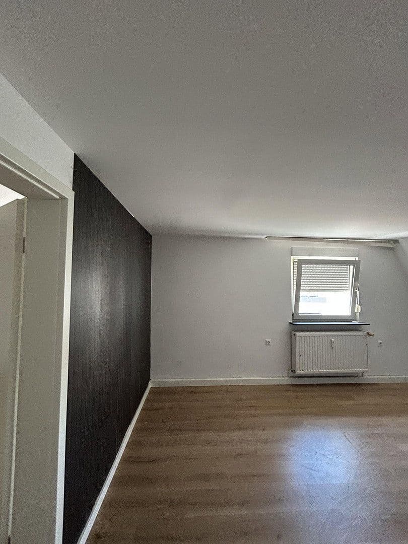 Pronájem bytu 4+1 95 m², Rheingönheimerstr.46, Ludwigshafen, Porýní-Falc Pronájem bytu 4+1 95 m², Rheingönheimerstr.46, Ludwigshafen, Porýní-Falc