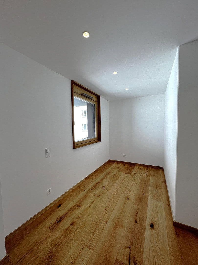 Pronájem bytu 2+1 34 m², Lerchenfeldstraße 28, München-Altstadt-Lehel, Bavorsko Pronájem bytu 2+1 34 m², Lerchenfeldstraße 28, München-Altstadt-Lehel, Bavorsko