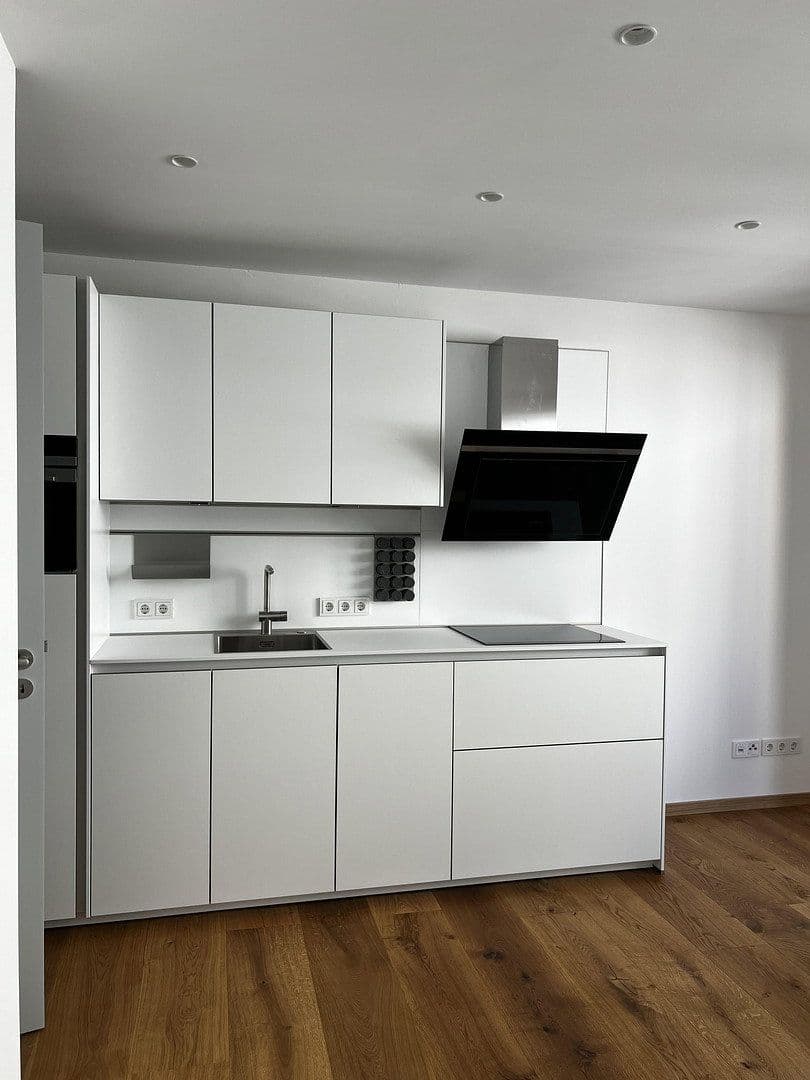 Pronájem bytu 2+1 34 m², Lerchenfeldstraße 28, München-Altstadt-Lehel, Bavorsko Pronájem bytu 2+1 34 m², Lerchenfeldstraße 28, München-Altstadt-Lehel, Bavorsko