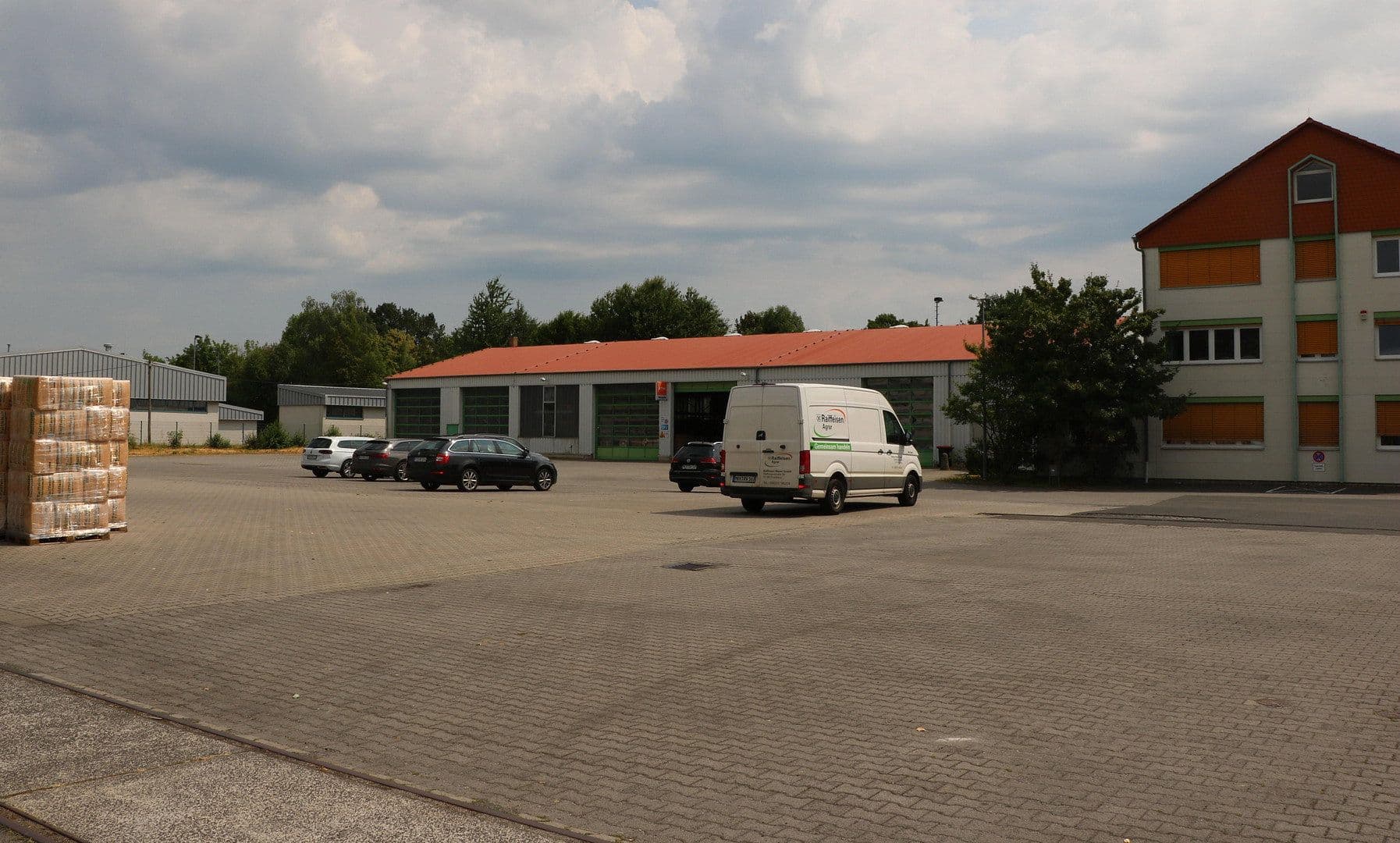 Prodej nebytového prostoru 27.334 m², Raiffeisenstraße 30, Friedberg (Hessen), Hessen Prodej nebytového prostoru 27.334 m², Raiffeisenstraße 30, Friedberg (Hessen), Hessen