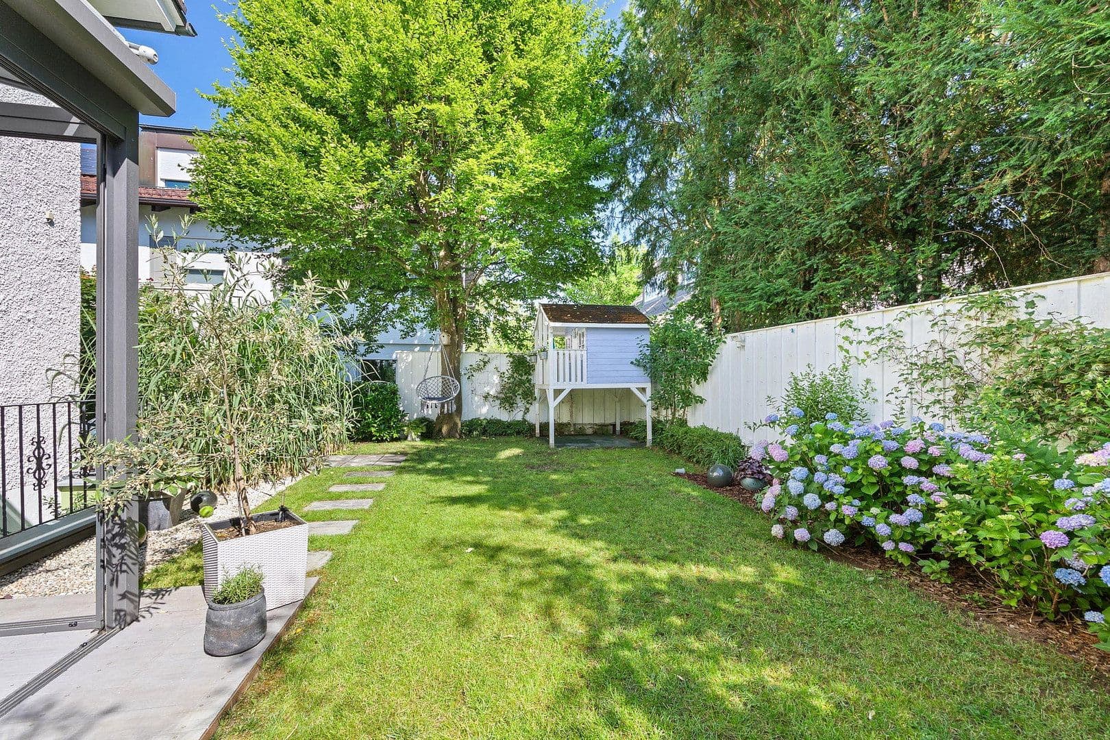 Prodej domu 212 m², pozemek 455 m², München, Bavorsko Prodej domu 212 m², pozemek 455 m², München, Bavorsko