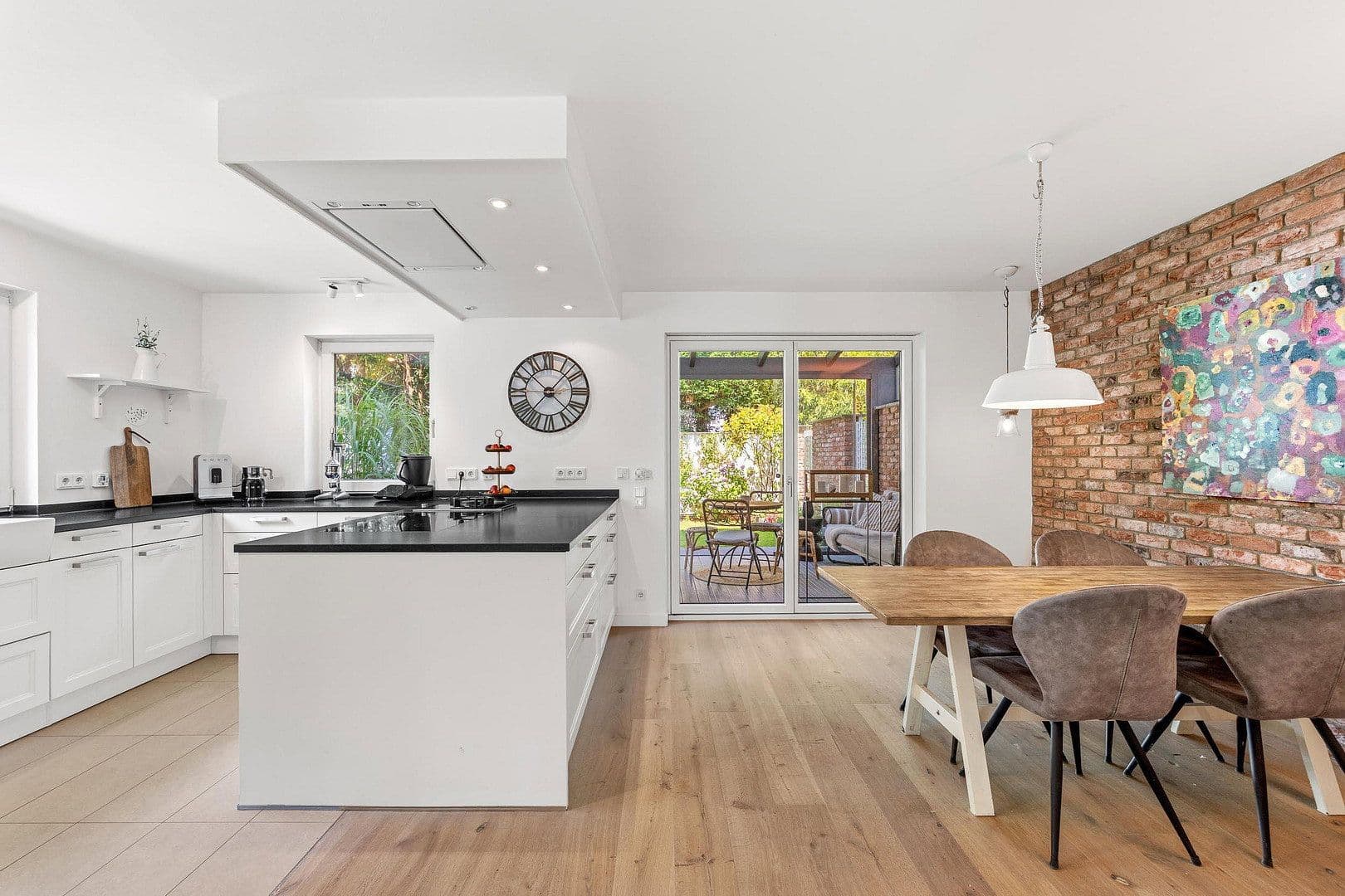 Prodej domu 212 m², pozemek 455 m², München, Bavorsko Prodej domu 212 m², pozemek 455 m², München, Bavorsko