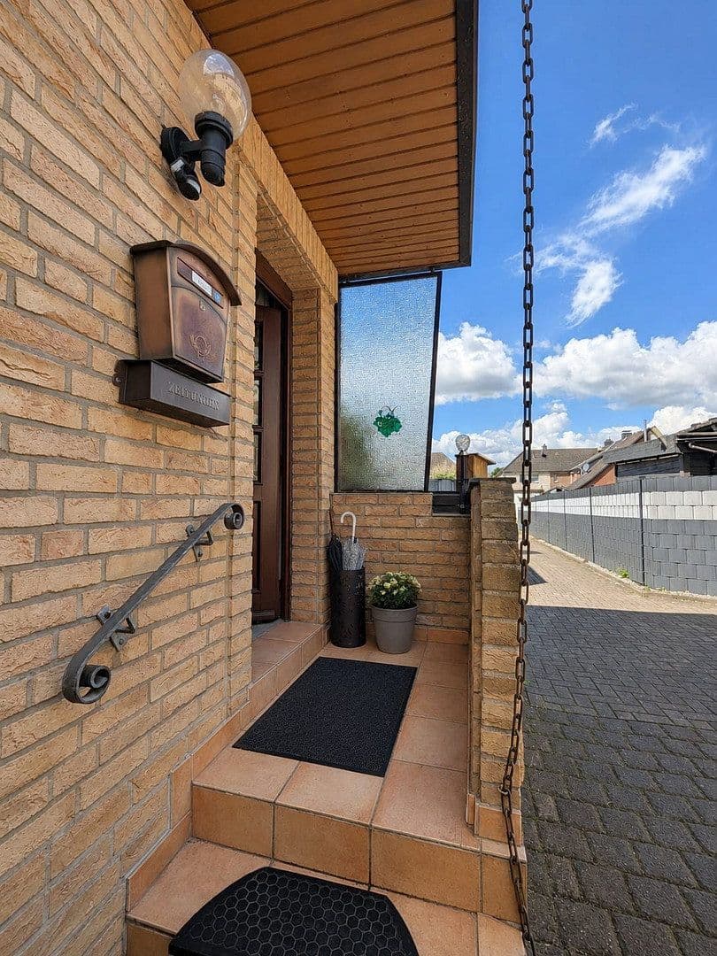 Prodej domu 80 m², pozemek 295 m², Bechsteinstraße 52, Gelsenkirchen, Severní Porýní-Vestfálsko Prodej domu 80 m², pozemek 295 m², Bechsteinstraße 52, Gelsenkirchen, Severní Porýní-Vestfálsko