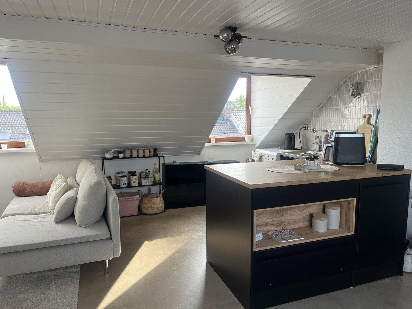 Pronájem bytu 1+1 30 m², Friedrichsstraße 19, Kassel, Hessen Pronájem bytu 1+1 30 m², Friedrichsstraße 19, Kassel, Hessen