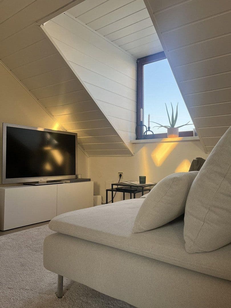 Pronájem bytu 1+1 30 m², Friedrichsstraße 19, Kassel, Hessen Pronájem bytu 1+1 30 m², Friedrichsstraße 19, Kassel, Hessen