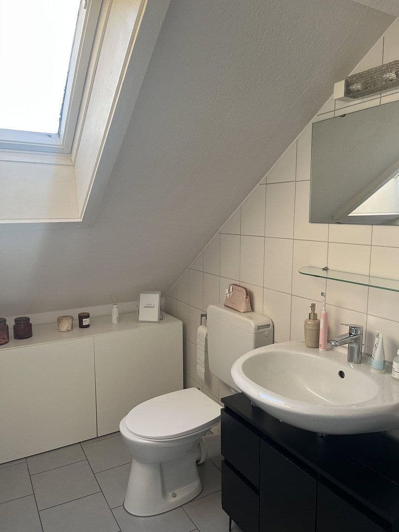 Pronájem bytu 1+1 30 m², Friedrichsstraße 19, Kassel, Hessen Pronájem bytu 1+1 30 m², Friedrichsstraße 19, Kassel, Hessen