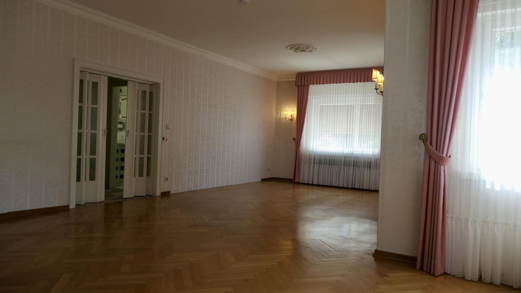 Prodej domu 140 m², pozemek 698 m², Berlin, Berlín Prodej domu 140 m², pozemek 698 m², Berlin, Berlín