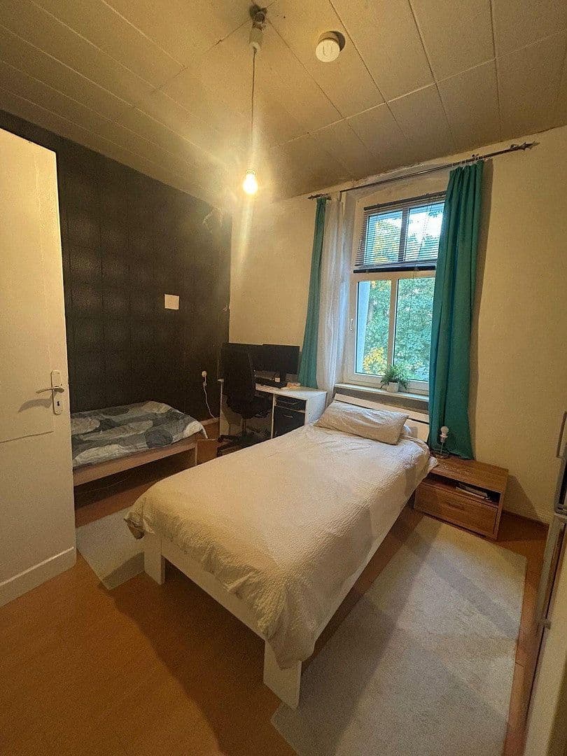Pronájem bytu 3+1 66 m², Parallelstraße 49, Oberhausen, Severní Porýní-Vestfálsko Pronájem bytu 3+1 66 m², Parallelstraße 49, Oberhausen, Severní Porýní-Vestfálsko