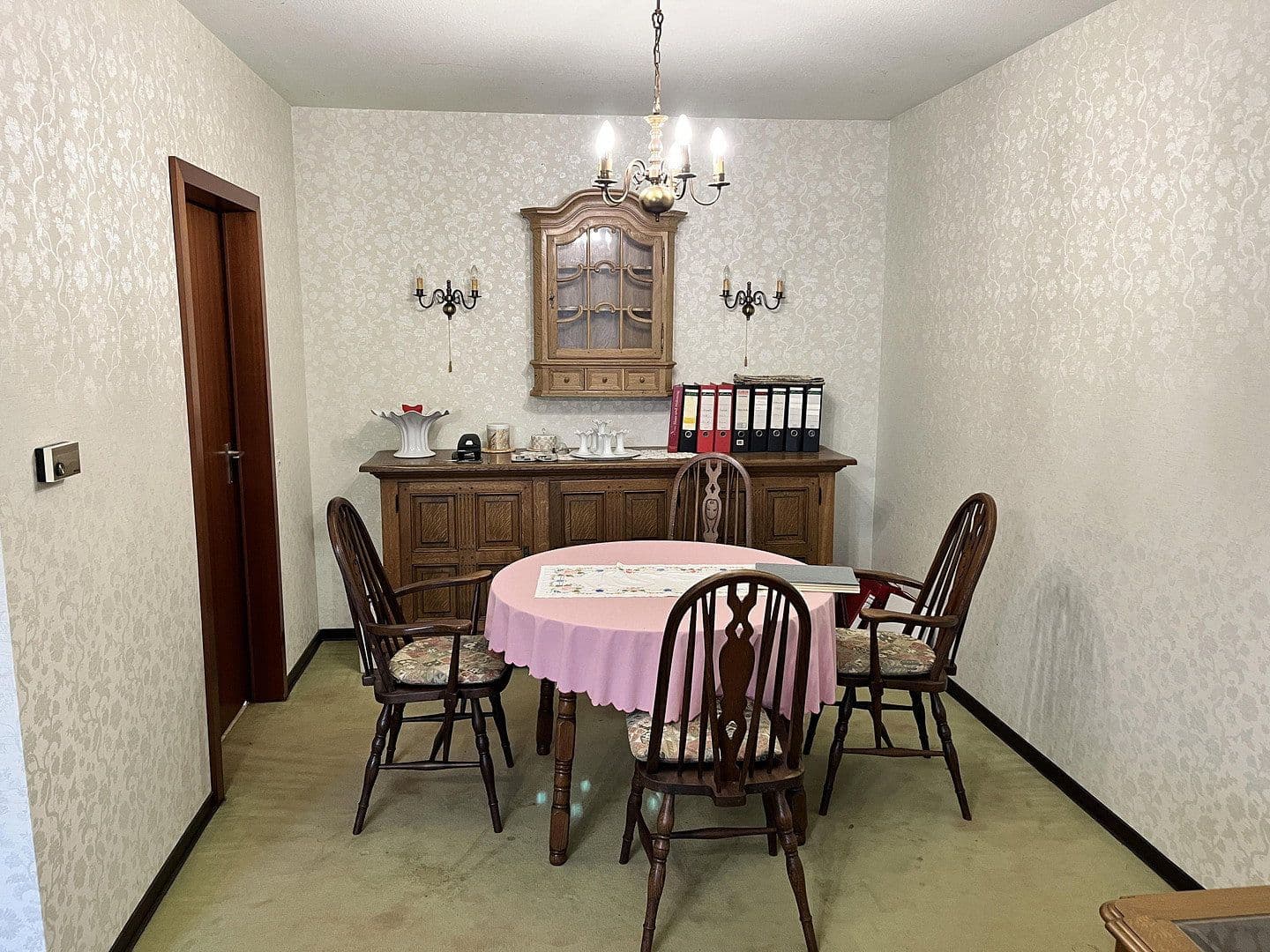 Prodej domu 95 m², pozemek 245 m², Kerpen, Severní Porýní-Vestfálsko Prodej domu 95 m², pozemek 245 m², Kerpen, Severní Porýní-Vestfálsko