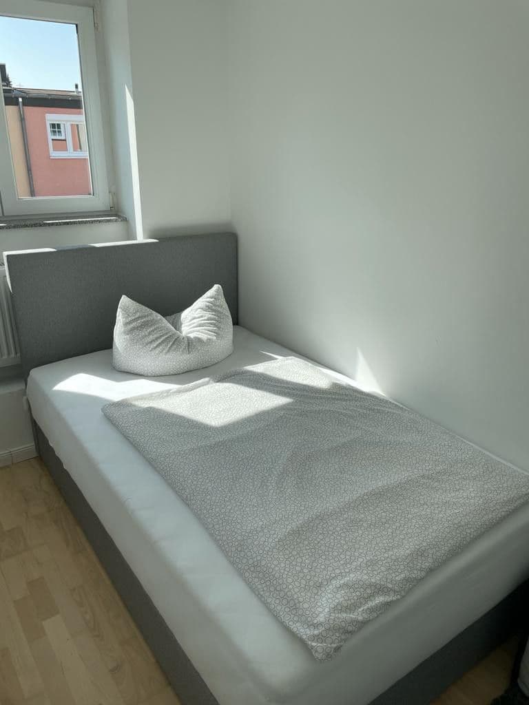 Pronájem bytu 4+1 100 m², Frankfurt am Main, Hessen Pronájem bytu 4+1 100 m², Frankfurt am Main, Hessen