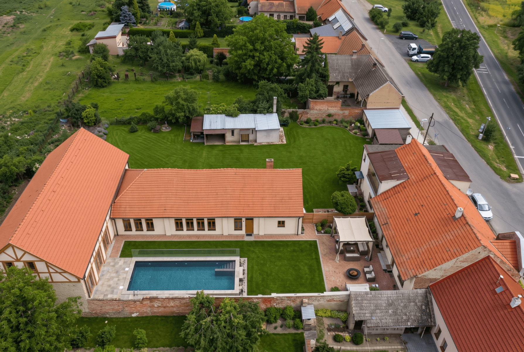 Prodej domu 500 m², pozemek 1.112 m², Revoluční, Zlonice, Středočeský kraj Prodej domu 500 m², pozemek 1.112 m², Revoluční, Zlonice, Středočeský kraj