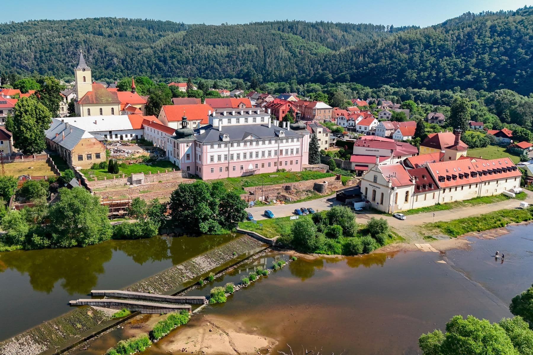 Prodej domu 130 m², pozemek 1.819 m², Kácov, Středočeský kraj Prodej domu 130 m², pozemek 1.819 m², Kácov, Středočeský kraj