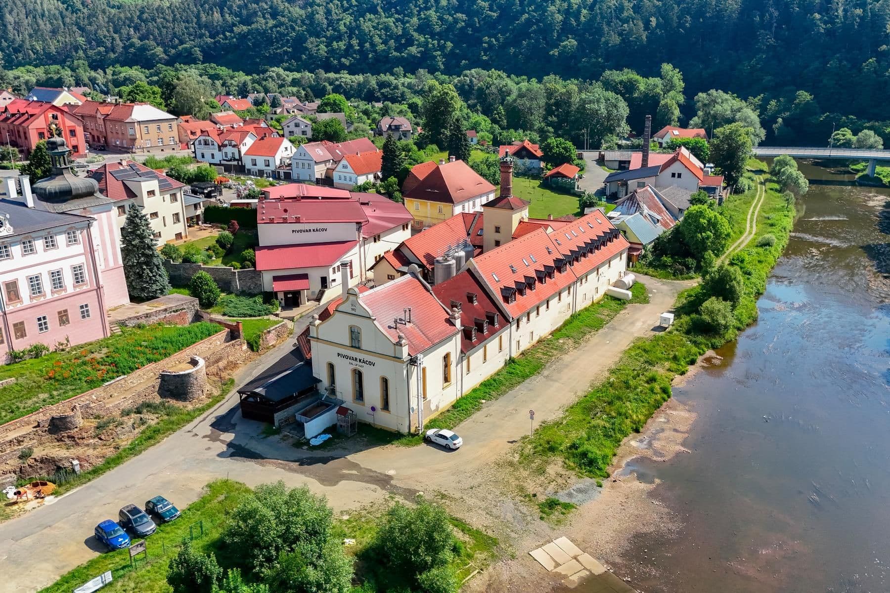 Prodej domu 130 m², pozemek 1.819 m², Kácov, Středočeský kraj Prodej domu 130 m², pozemek 1.819 m², Kácov, Středočeský kraj