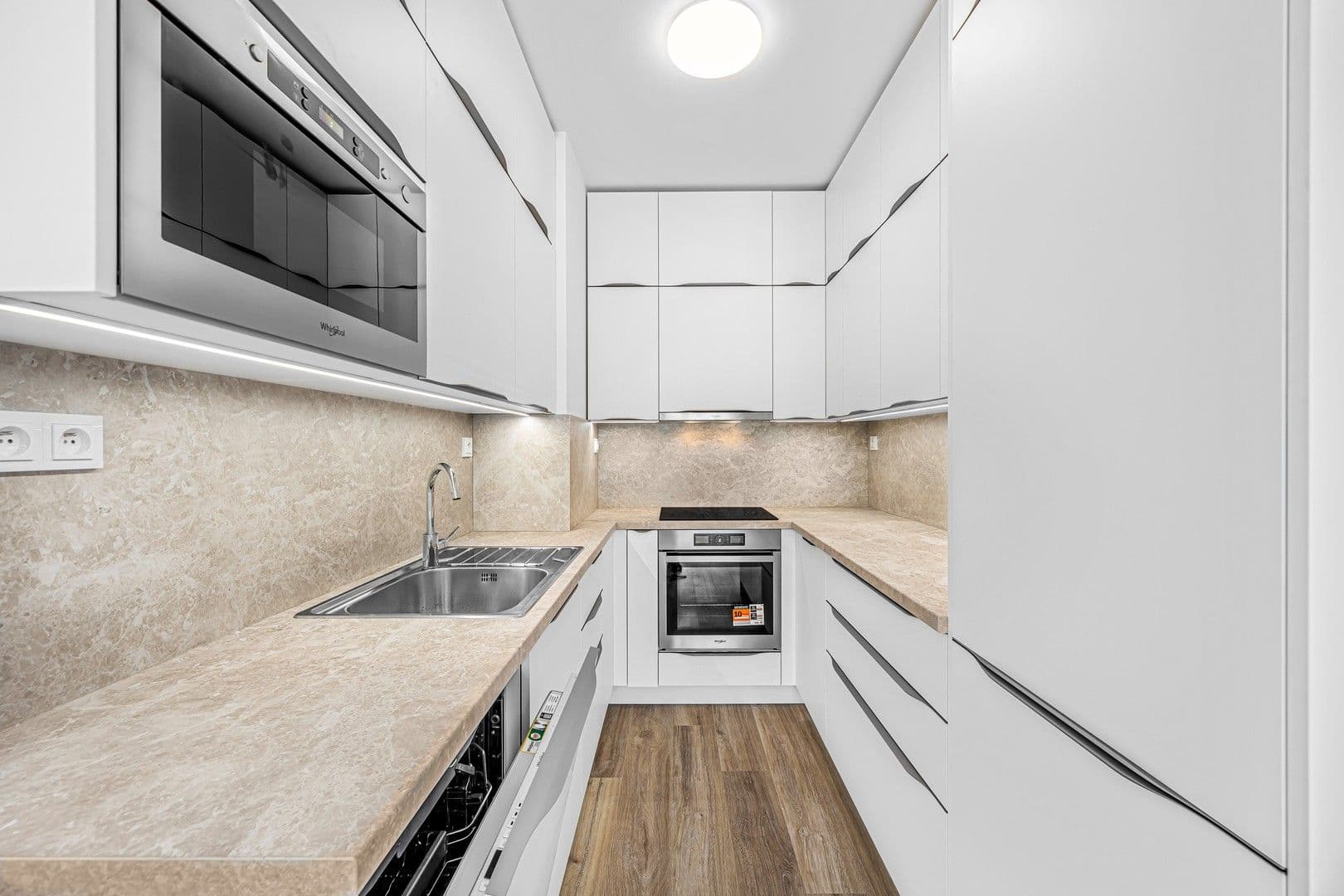 Pronájem bytu 2+kk 59 m², Josefa Truhláře, Brandýs nad Labem-Stará Boleslav, Středočeský kraj Pronájem bytu 2+kk 59 m², Josefa Truhláře, Brandýs nad Labem-Stará Boleslav, Středočeský kraj