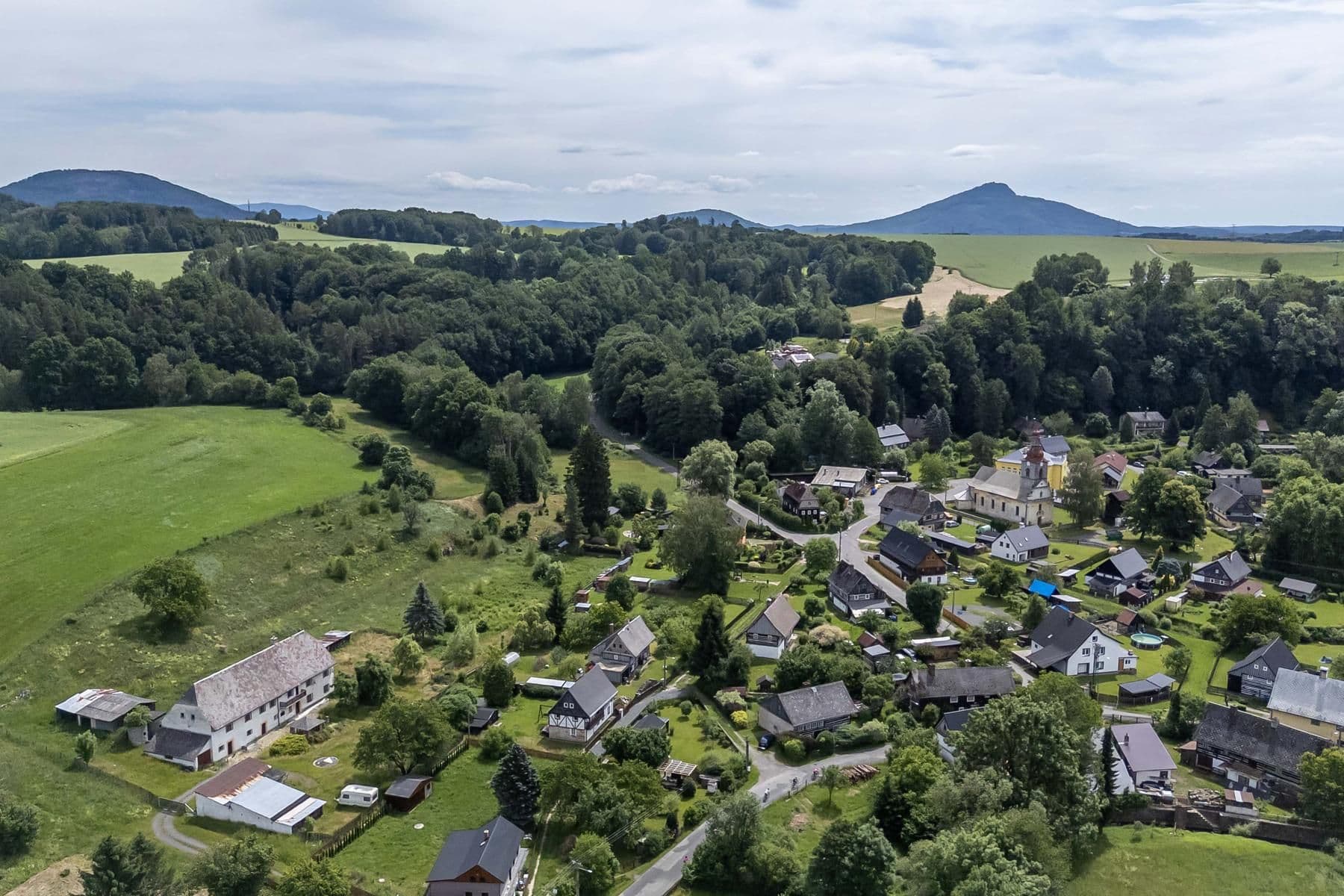 Prodej chaty, chalupy 139 m², pozemek 915 m², Velenice, Liberecký kraj Prodej chaty, chalupy 139 m², pozemek 915 m², Velenice, Liberecký kraj