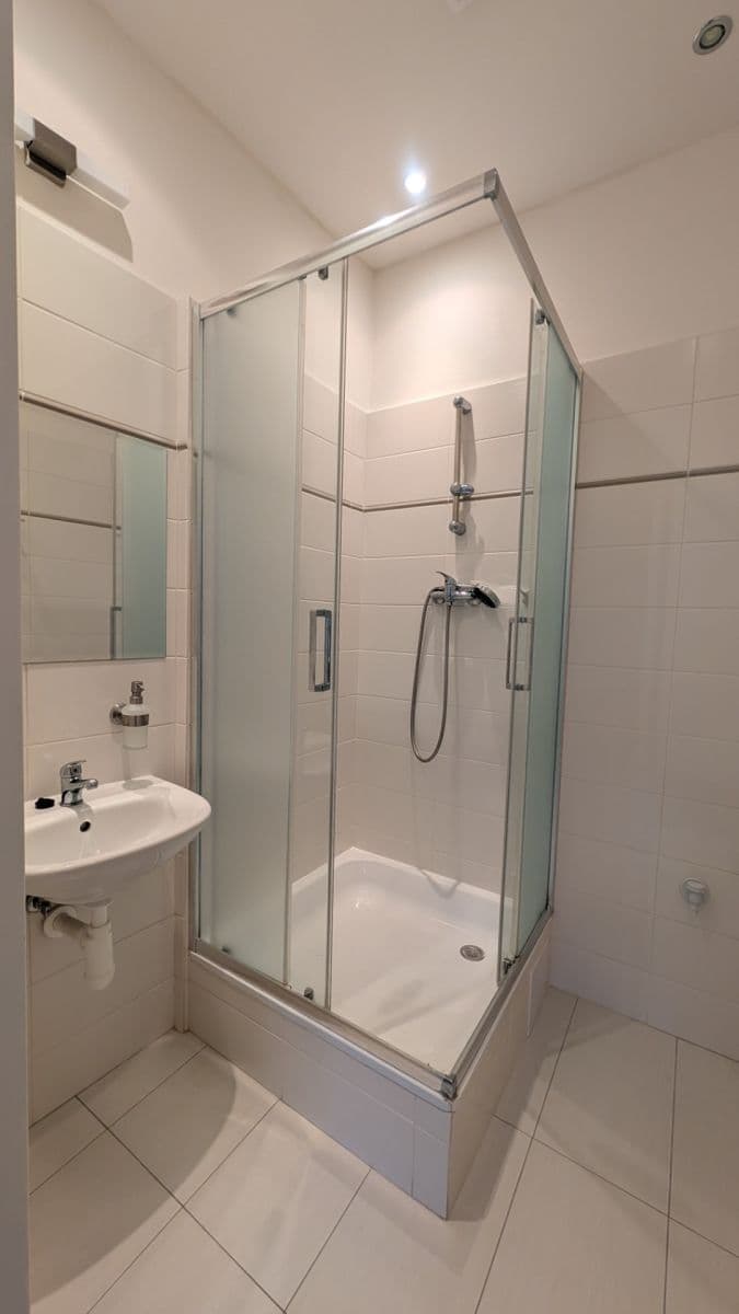 Pronájem bytu 1+kk 28 m², Jaurisova, Praha, Praha Pronájem bytu 1+kk 28 m², Jaurisova, Praha, Praha
